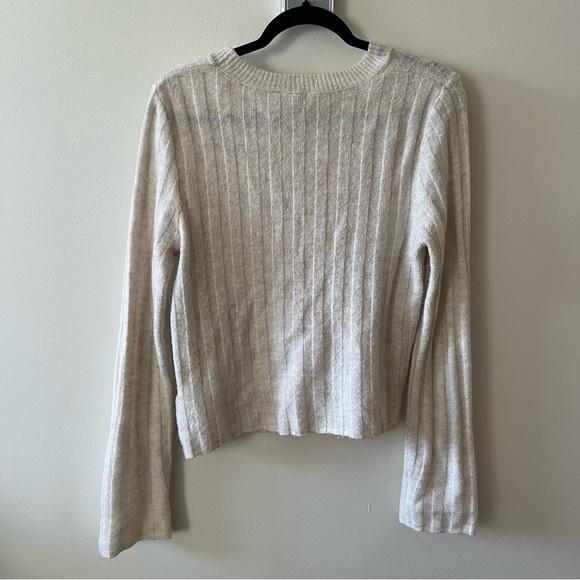Divided Cropped Long Sleeve Sweater - Picture 5 of 6